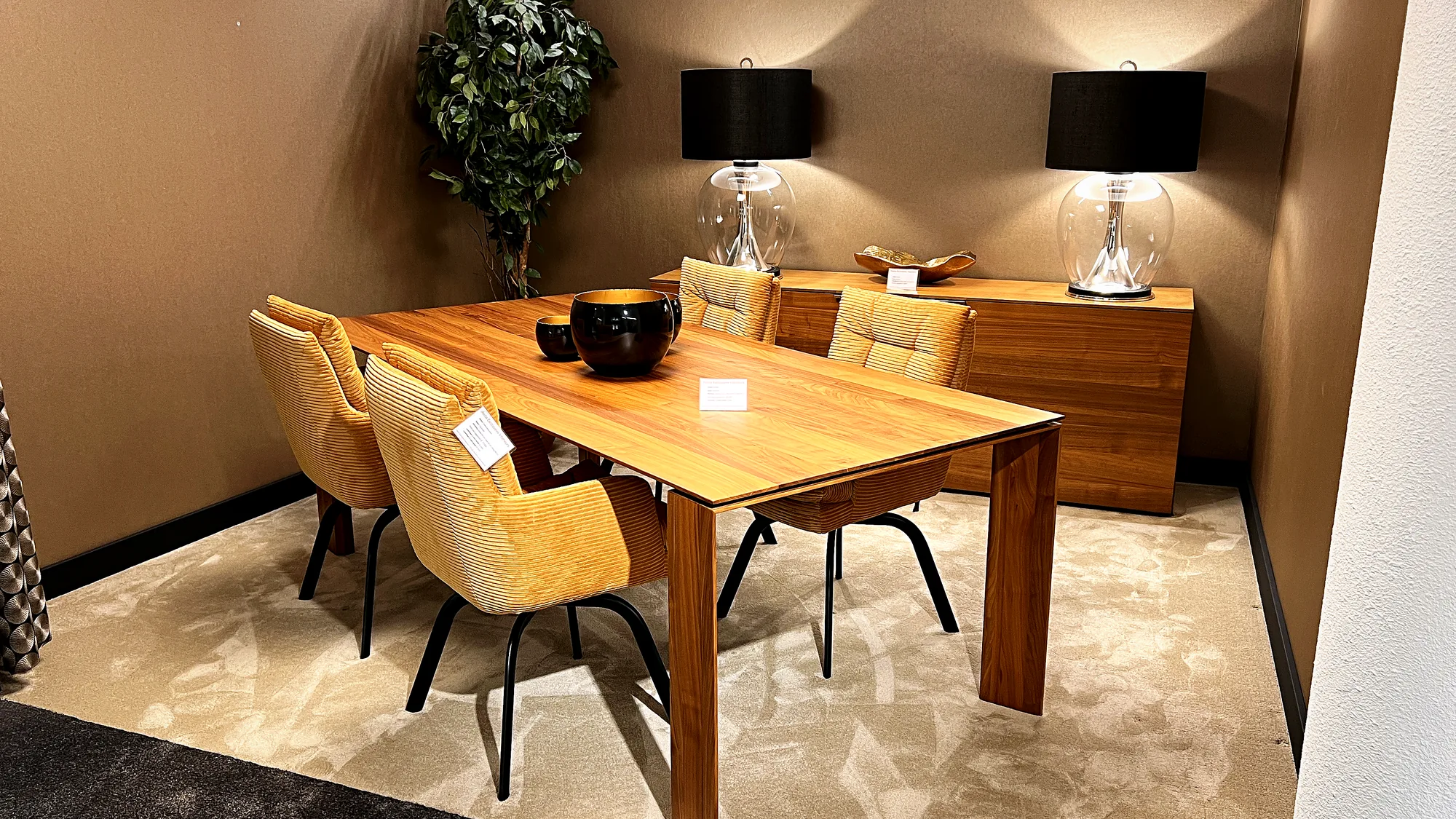 Sfeerbeeld uit de Heida showroom bij Pieter Adam Rosedale tafellampen (set van 2)