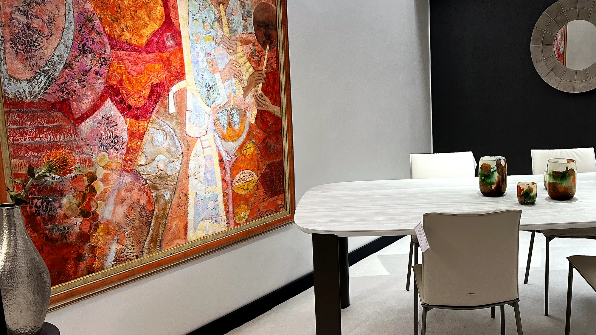 Sfeerbeeld uit de Heida showroom bij FIAM Italia Sahara eettafel Ø 140 cm