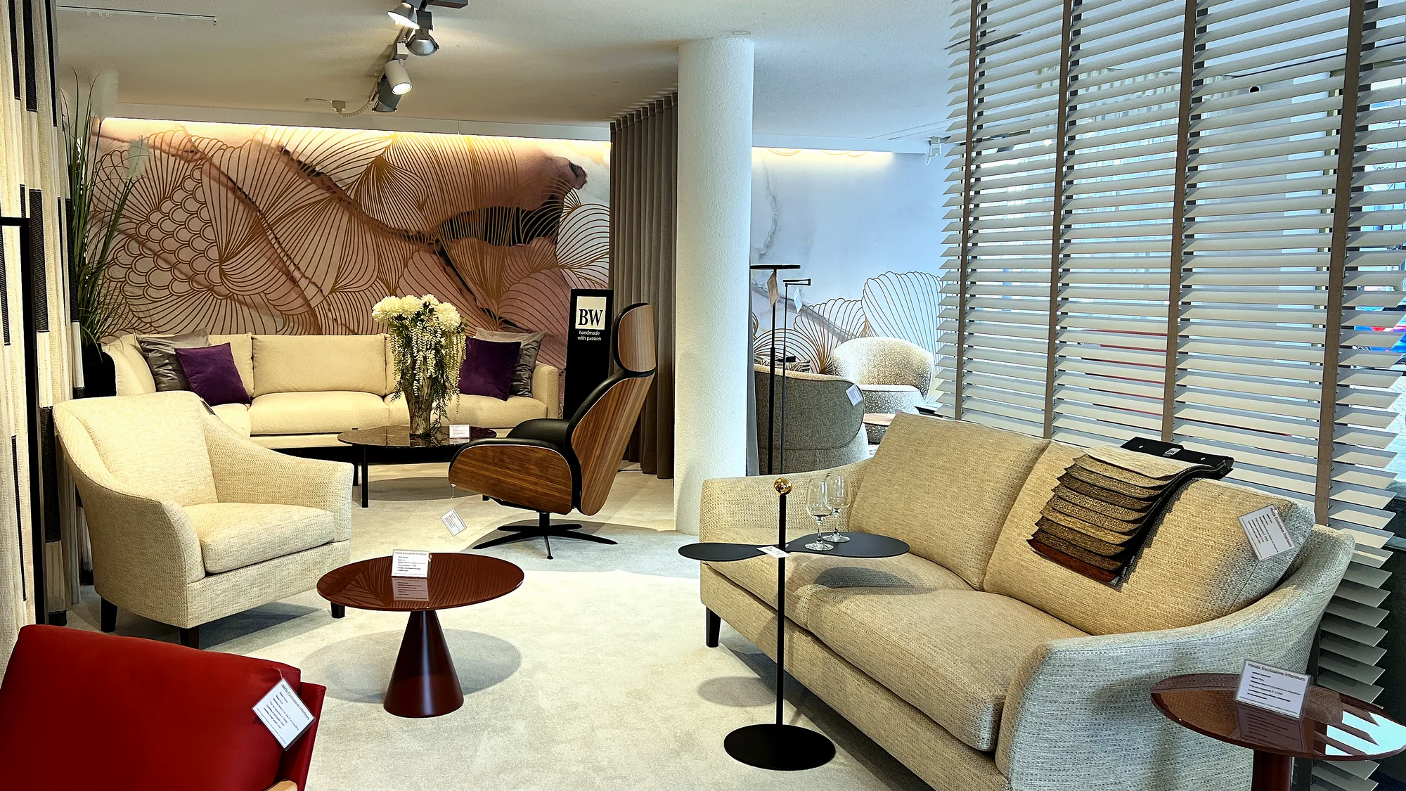 Sfeerbeeld uit de Heida showroom bij Leolux Kudo fauteuil