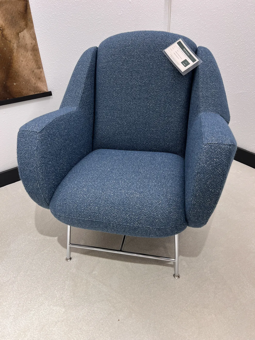 Sfeerbeeld uit de Heida showroom bij Leolux Anton fauteuil